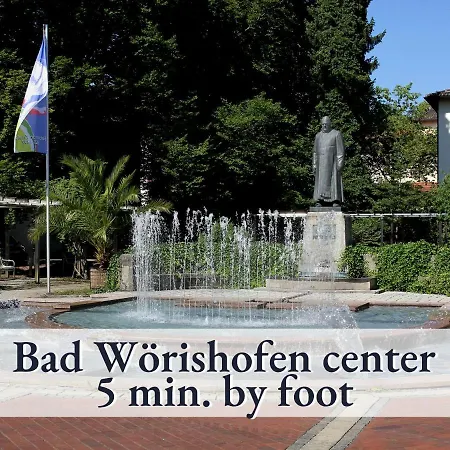 Gemuetliche Ferienwohnung In Bester Lage L Innenstadtnaehe L 1 Minute Zum Bahnhof L Kueche L Tv L Free-wlan L Willkommen Im Hallo!-apartment 6 *